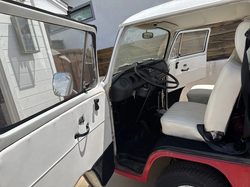 1973 Volkswagen Bay-Window Bus - Image 14 of 27