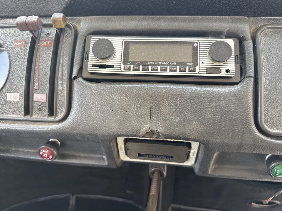 1973 Volkswagen Bay-Window Bus - Image 21 of 27