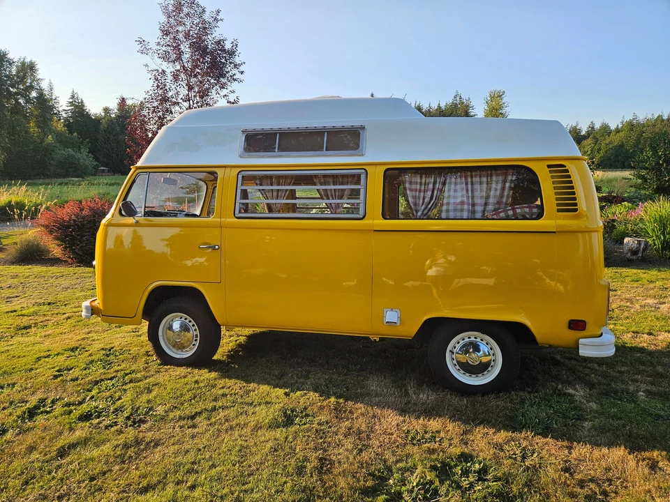 1976 Volkswagen Bay-Window Bus - Image 10 of 31