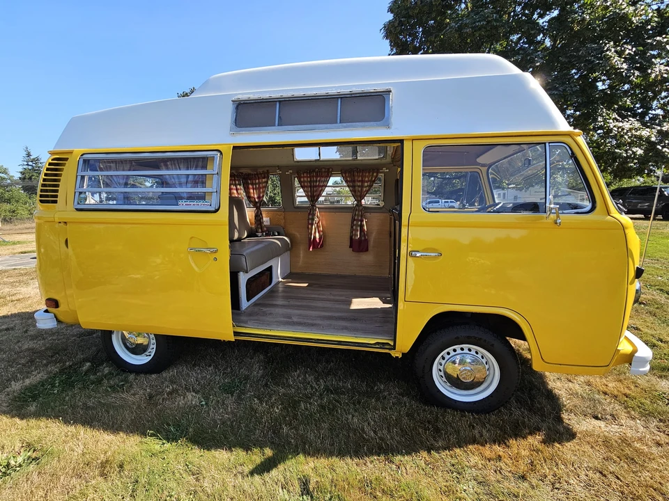 1976 Volkswagen Bay-Window Bus - Image 6 of 31