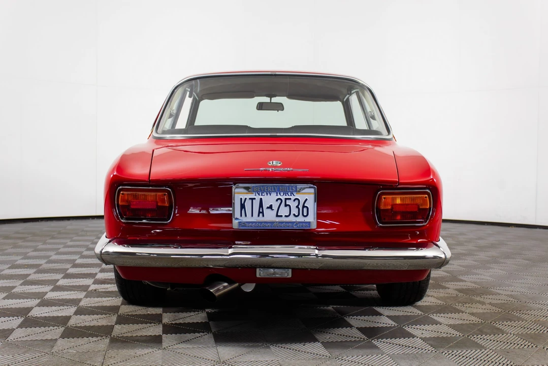 1968 Alfa Romeo 1750 GT Veloce - Image 7 of 31