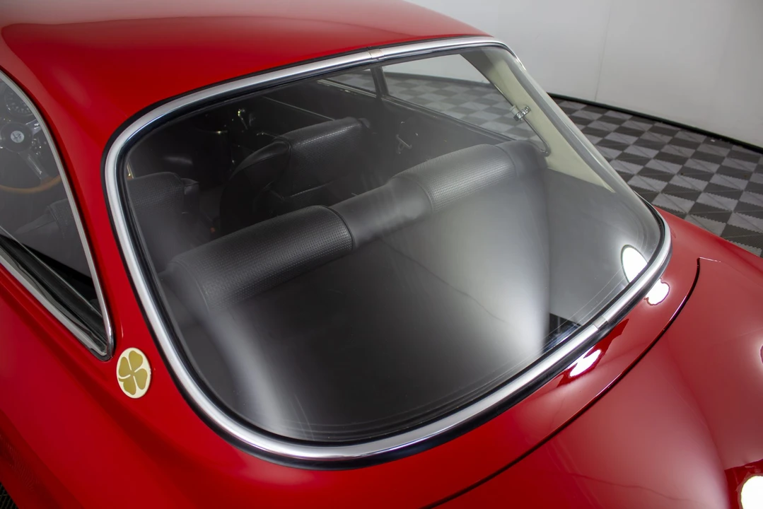 1968 Alfa Romeo 1750 GT Veloce - Image 22 of 31