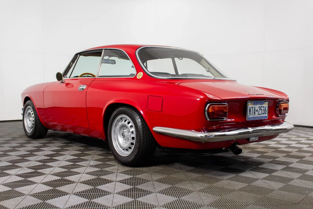 1968 Alfa Romeo 1750 GT Veloce - Image 8 of 31