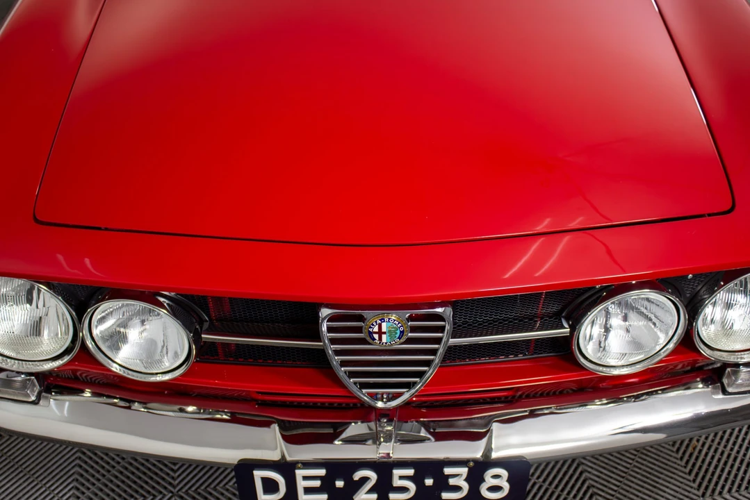 1968 Alfa Romeo 1750 GT Veloce - Image 9 of 31