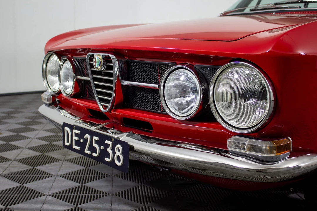 1968 Alfa Romeo 1750 GT Veloce - Image 10 of 31