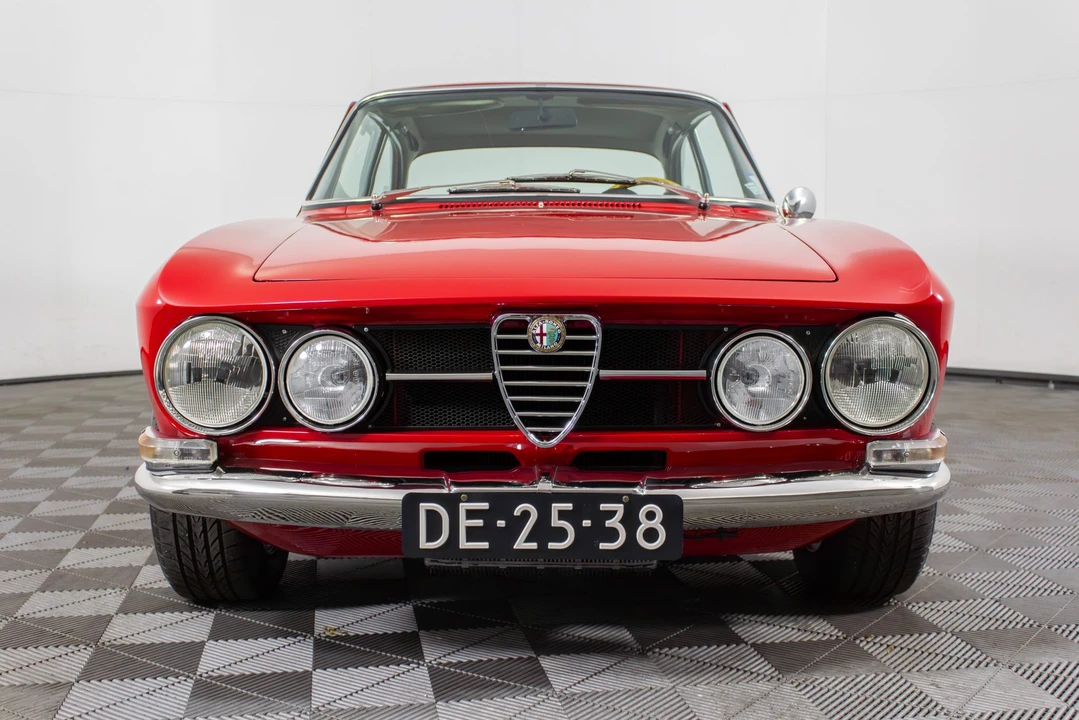 1968 Alfa Romeo 1750 GT Veloce - Image 3 of 31