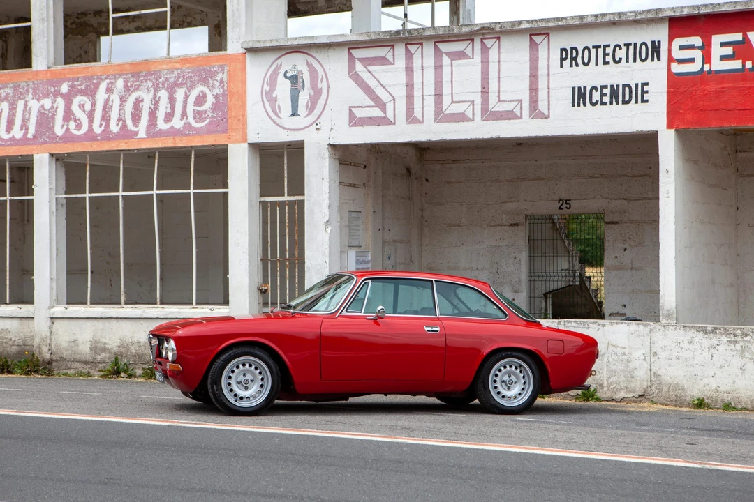 1975 Alfa Romeo GT 1600 Junior - Image 11 of 31