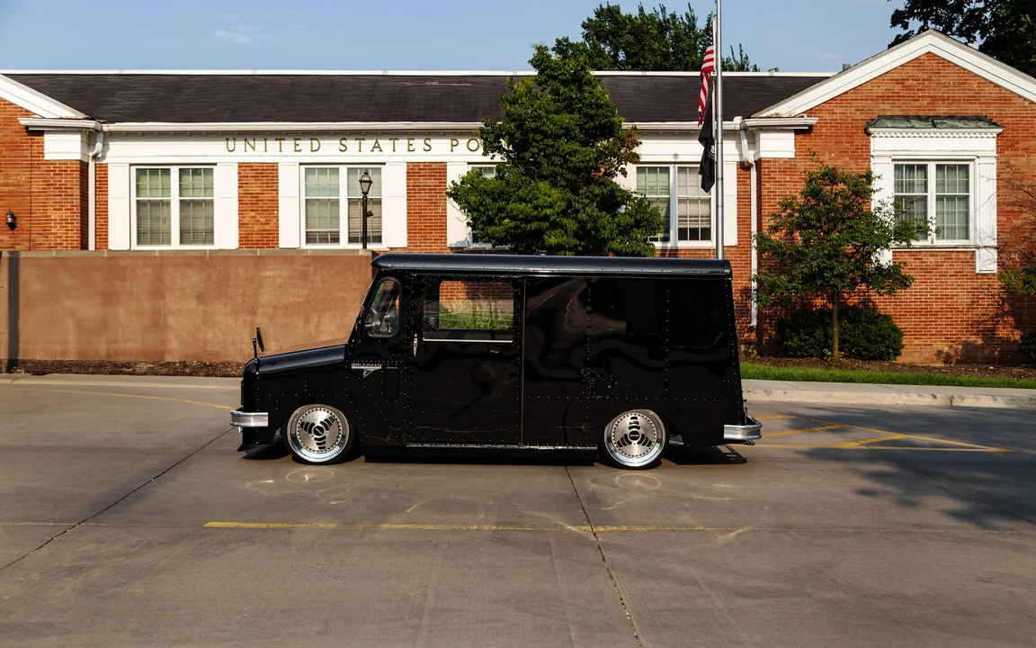 1983 - Image 18 of 31