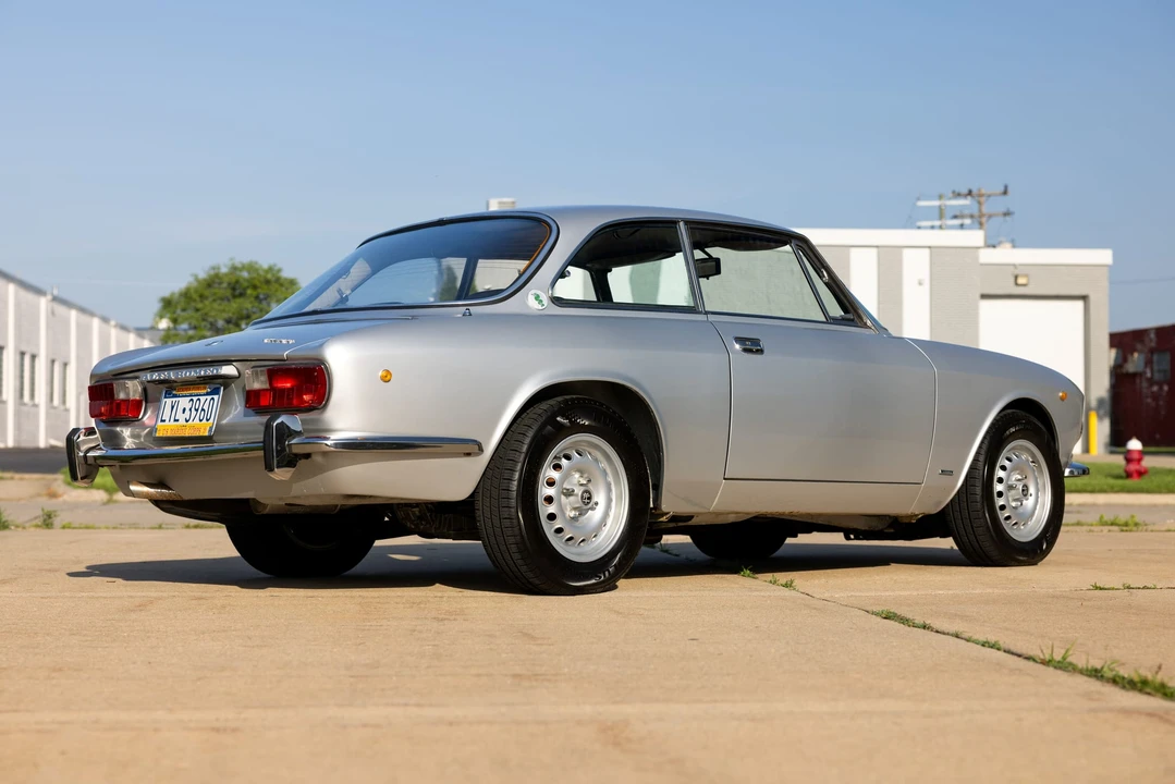 1974 Alfa Romeo 2000 GT Veloce - Image 11 of 31