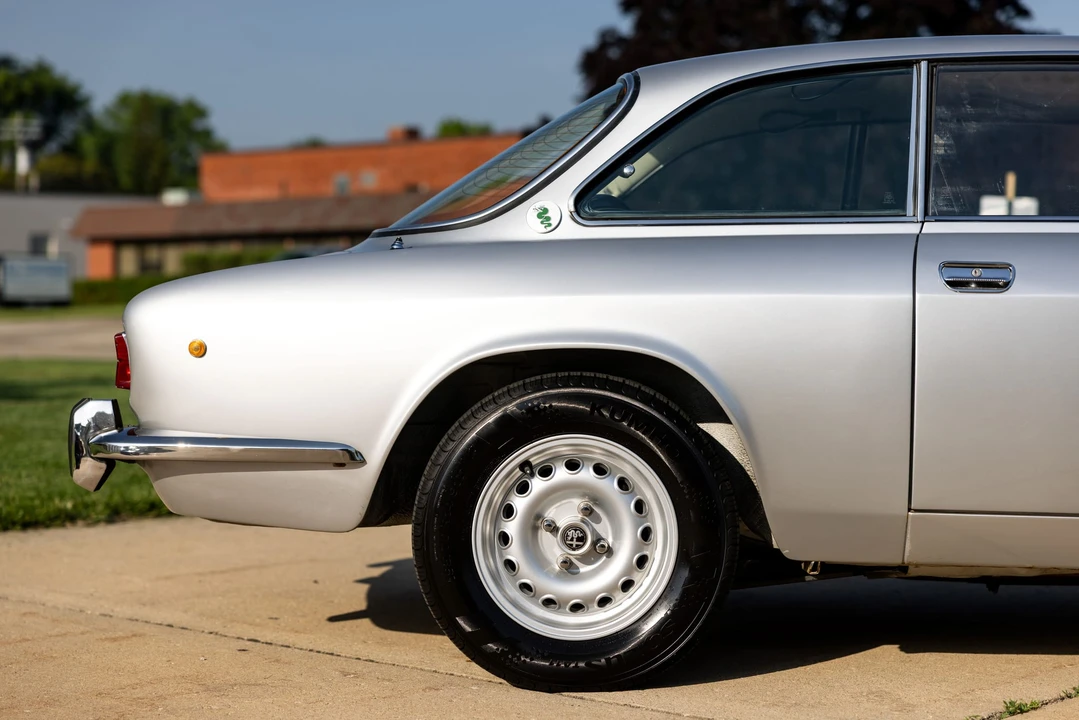 1974 Alfa Romeo 2000 GT Veloce - Image 24 of 31