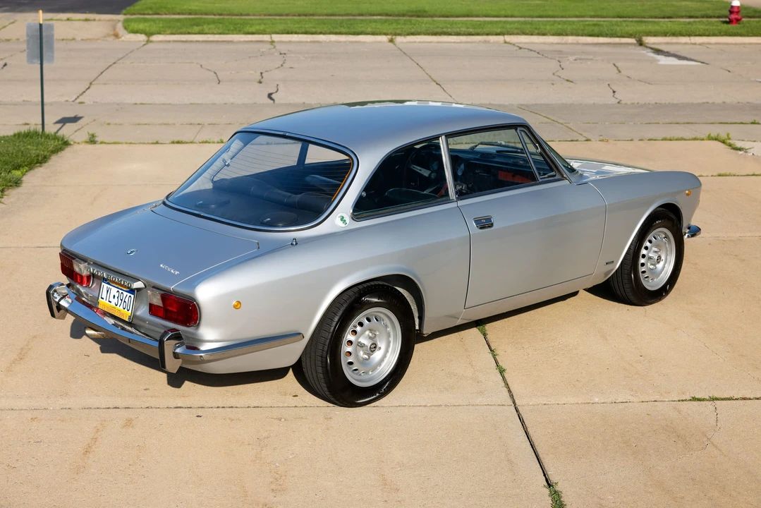 1974 Alfa Romeo 2000 GT Veloce - Image 12 of 31