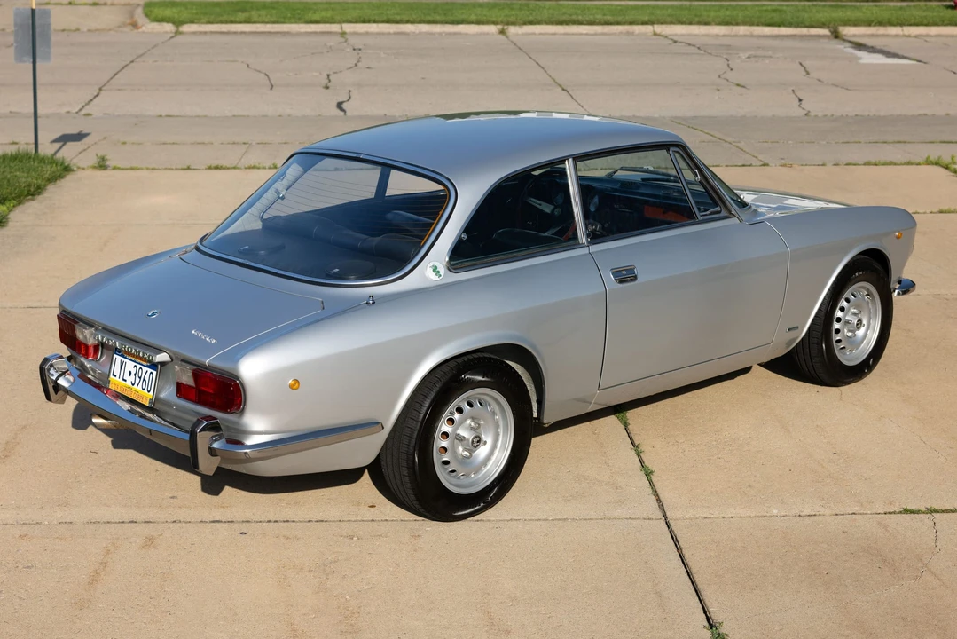 1974 Alfa Romeo 2000 GT Veloce - Image 14 of 31