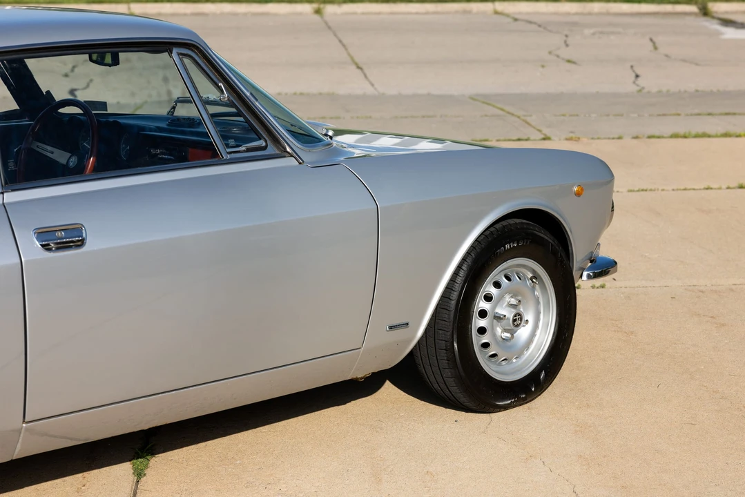1974 Alfa Romeo 2000 GT Veloce - Image 20 of 31