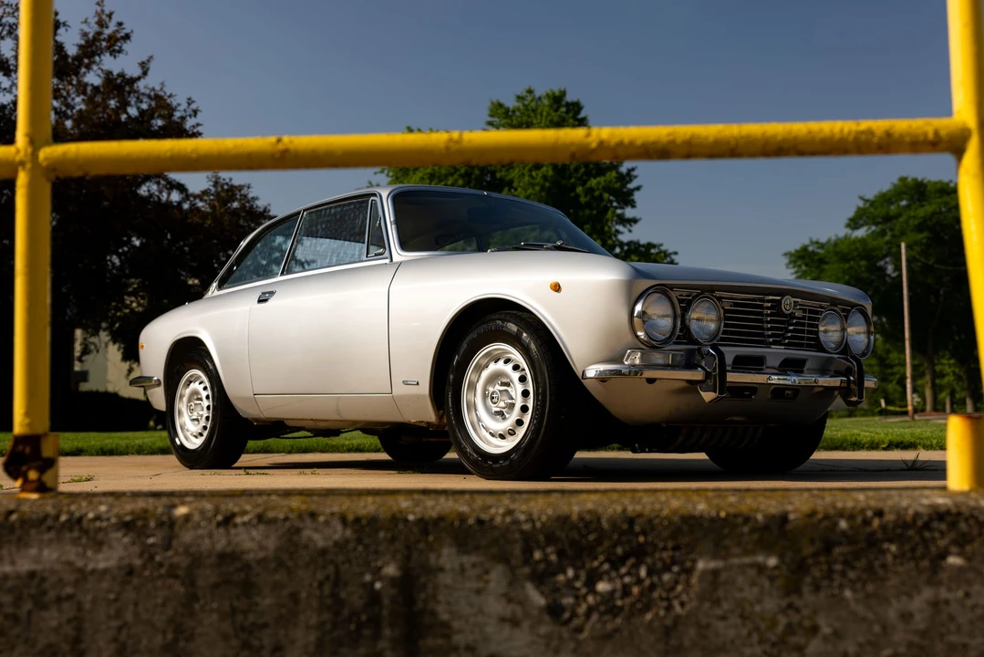 1974 Alfa Romeo 2000 GT Veloce - Image 8 of 31