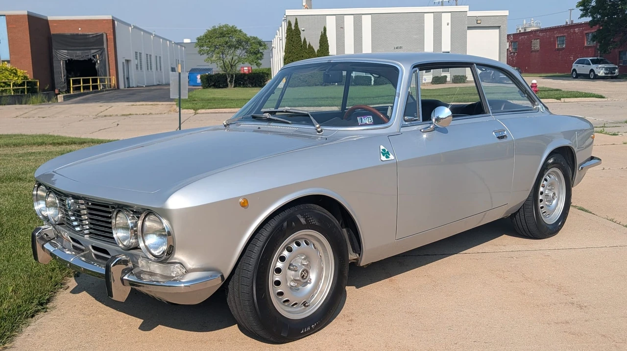 1974 Alfa Romeo 2000 GT Veloce - Image 4 of 31