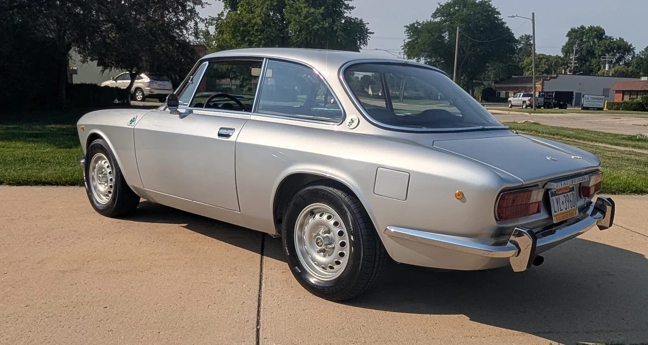 1974 Alfa Romeo 2000 GT Veloce - Image 17 of 31
