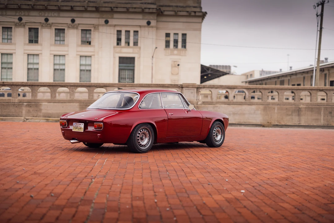 1974 Alfa Romeo 2000 GT Veloce - Image 13 of 31