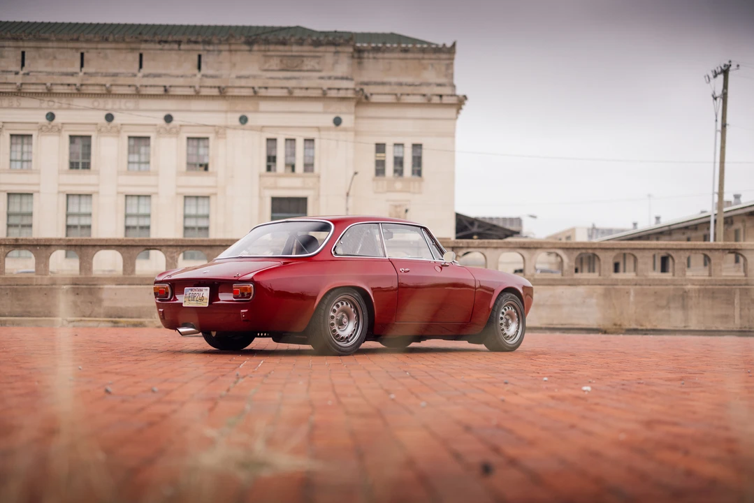 1974 Alfa Romeo 2000 GT Veloce - Image 14 of 31