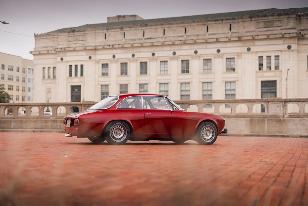 1974 Alfa Romeo 2000 GT Veloce - Image 16 of 31