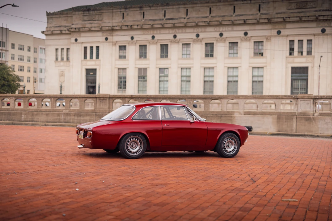 1974 Alfa Romeo 2000 GT Veloce - Image 17 of 31