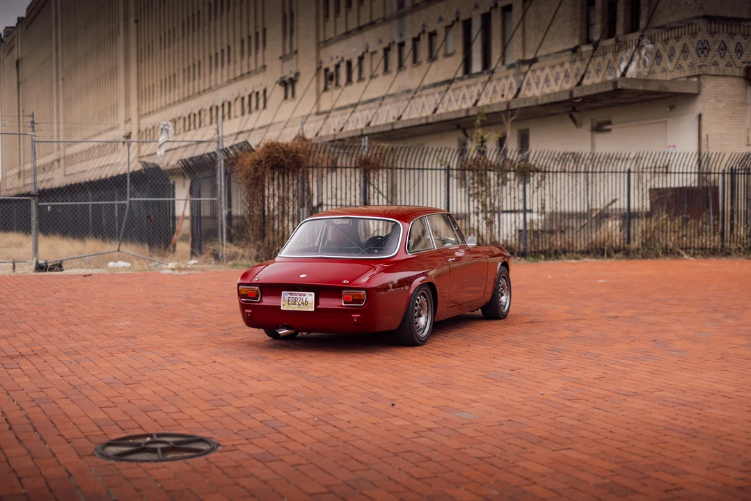 1974 Alfa Romeo 2000 GT Veloce - Image 11 of 31