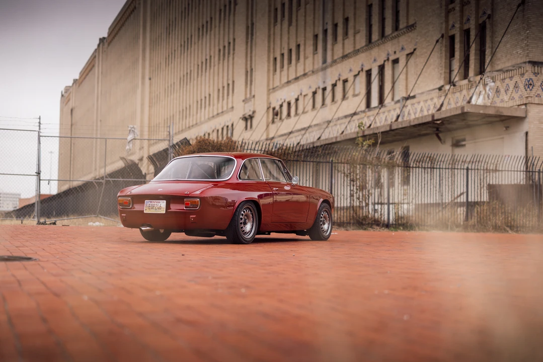 1974 Alfa Romeo 2000 GT Veloce - Image 12 of 31