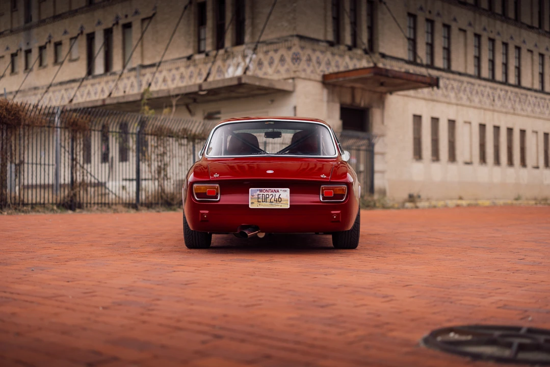 1974 Alfa Romeo 2000 GT Veloce - Image 8 of 31