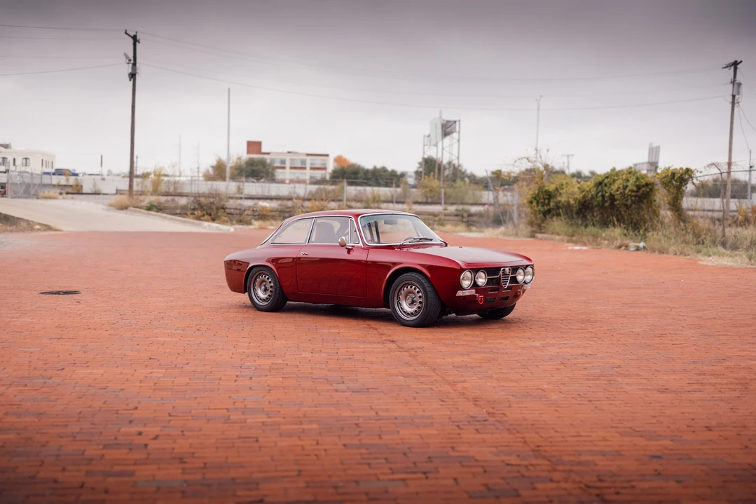 1974 Alfa Romeo 2000 GT Veloce - Image 20 of 31