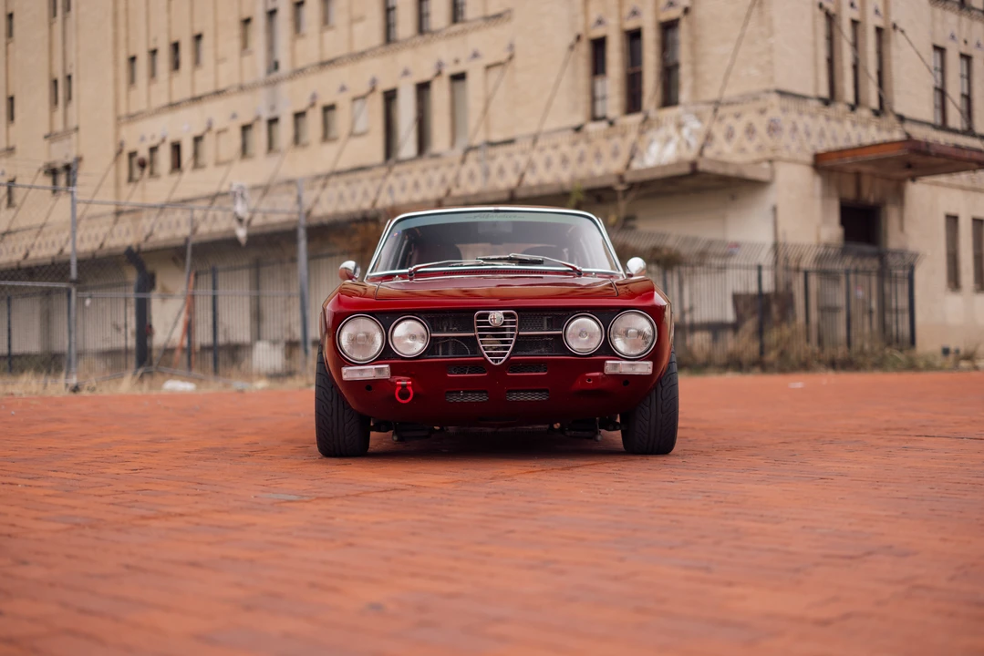 1974 Alfa Romeo 2000 GT Veloce - Image 28 of 31