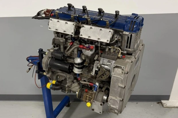 Parts & Memorabilia Engines - Image 2 of 5