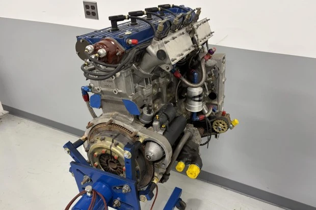 Parts & Memorabilia Engines - Image 3 of 5