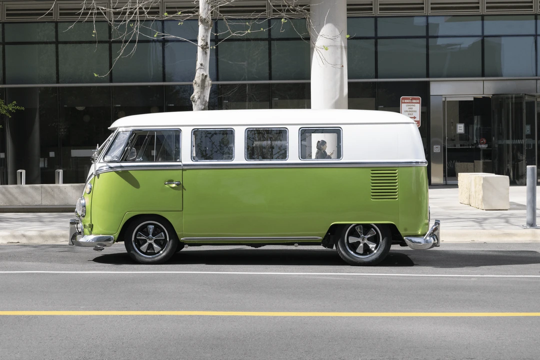 1965 Volkswagen Split-Window Bus - Image 15 of 31