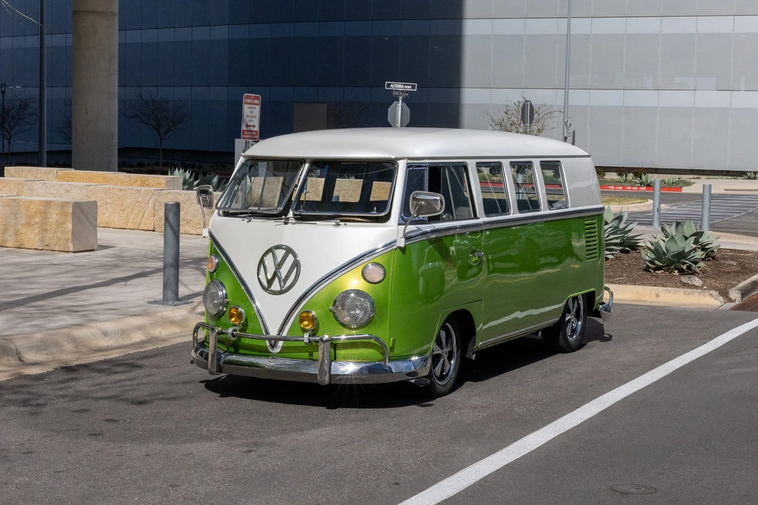 1965 Volkswagen Split-Window Bus - Image 4 of 31