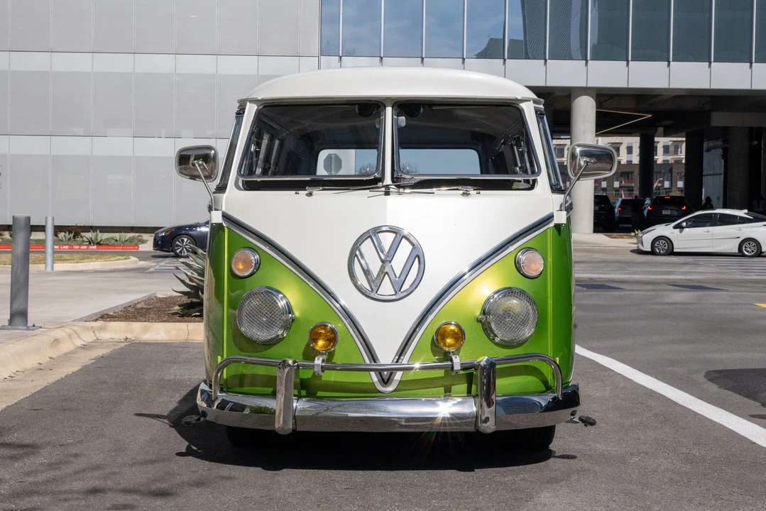 1965 Volkswagen Split-Window Bus - Image 6 of 31