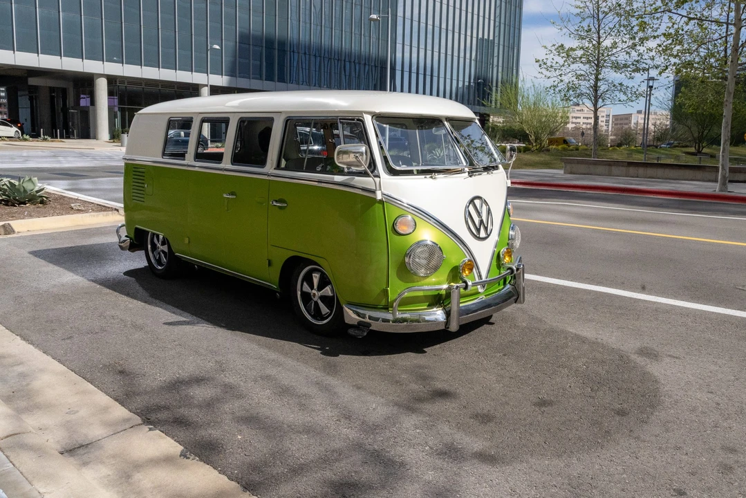 1965 Volkswagen Split-Window Bus - Image 9 of 31