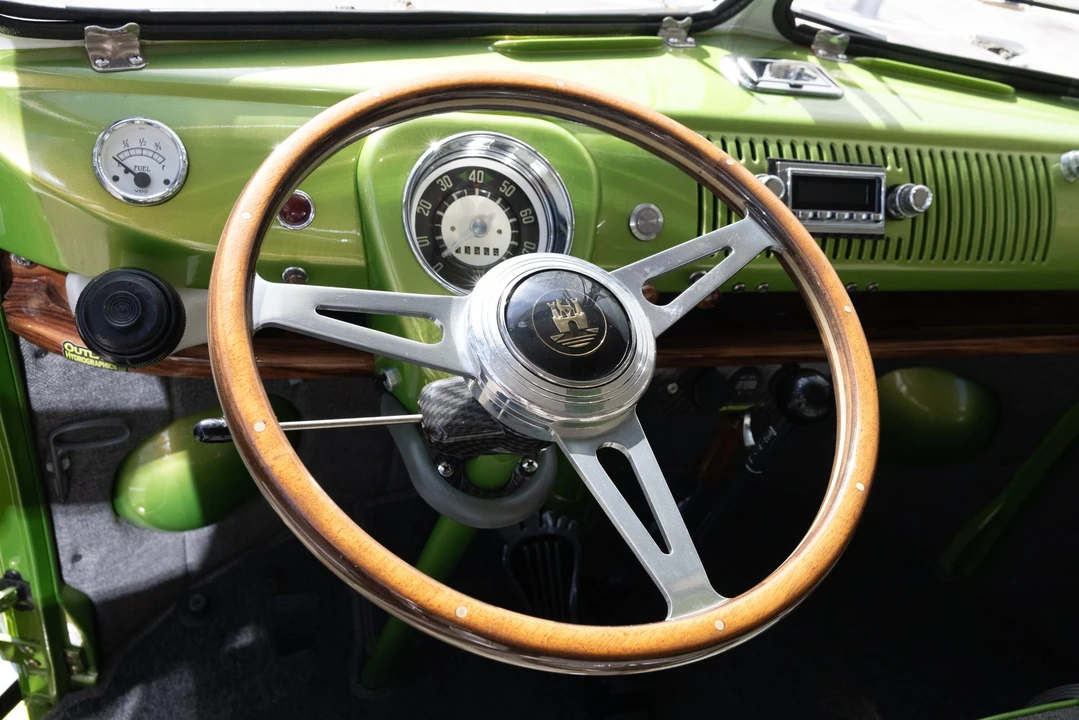 1965 Volkswagen Split-Window Bus - Image 21 of 31