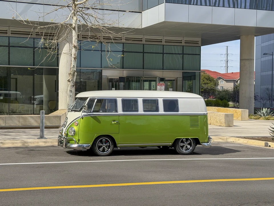 1965 Volkswagen Split-Window Bus - Image 16 of 31