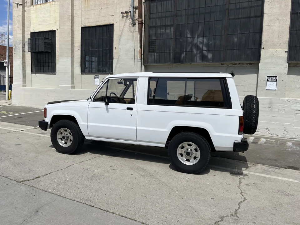 1986 Isuzu Trooper - Image 6 of 31
