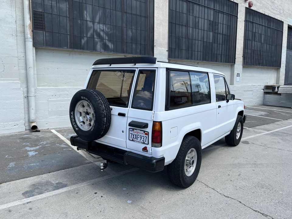 1986 Isuzu Trooper - Image 13 of 31