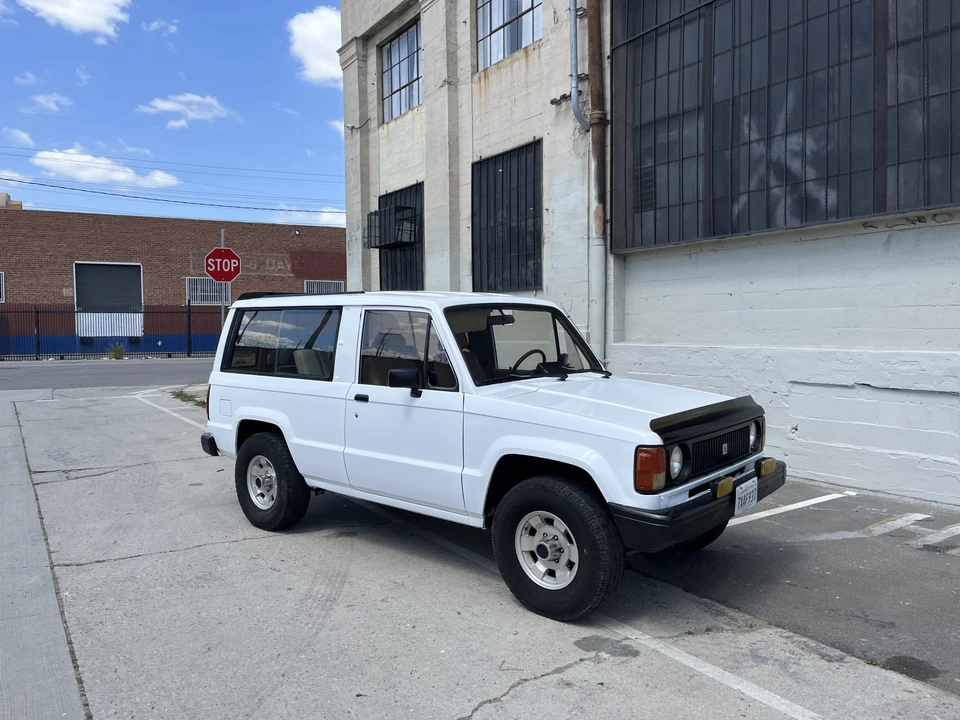 1986 Isuzu Trooper - Image 17 of 31