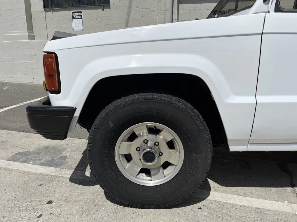 1986 Isuzu Trooper - Image 22 of 31