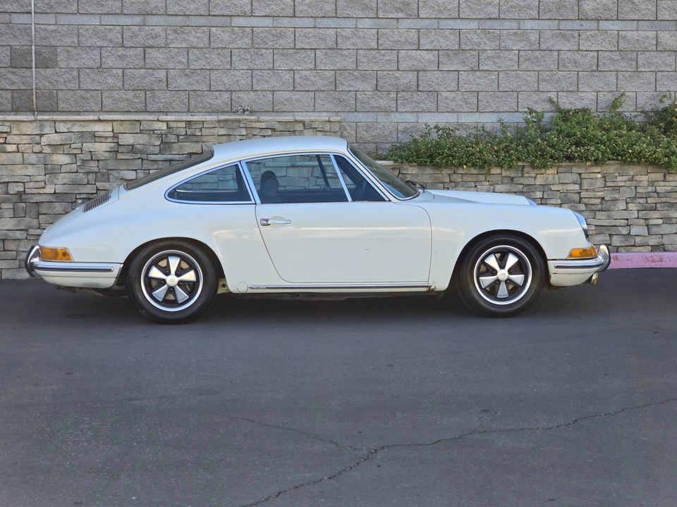 1969 Porsche 911 T F-Body LWB - Image 14 of 31