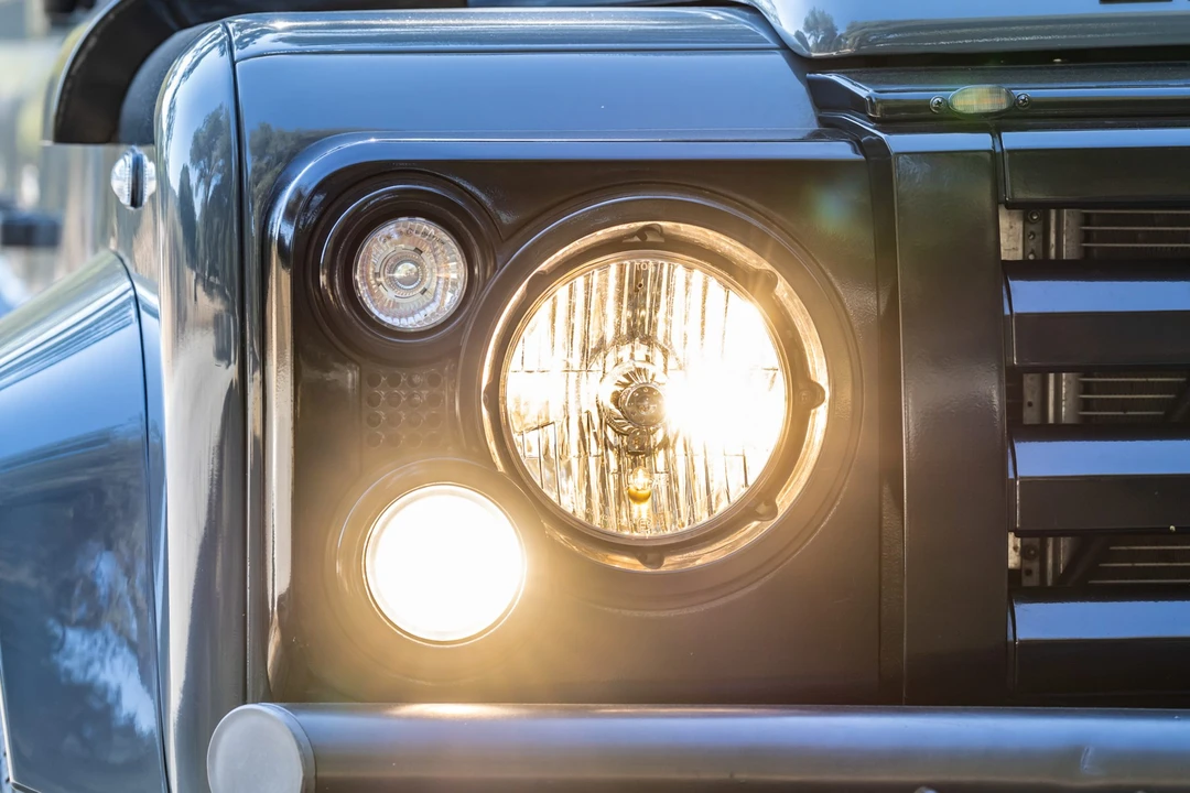 1992 Land Rover Defender 110 - Image 16 of 31