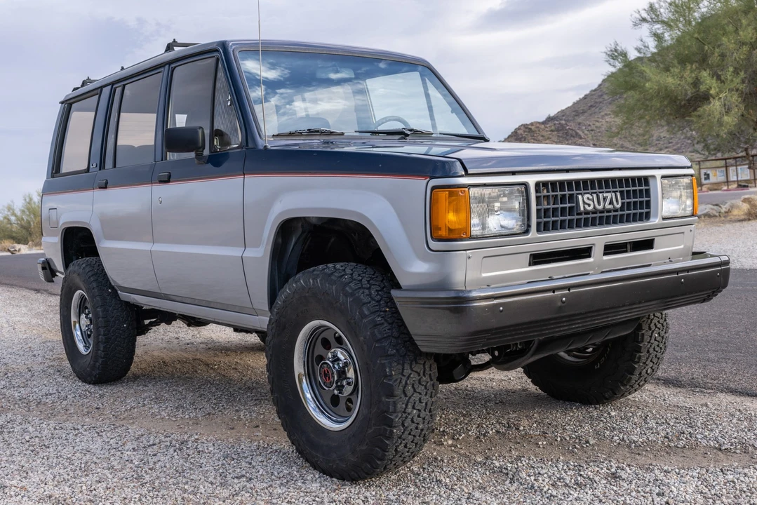 1988 Isuzu Trooper - Image 8 of 31