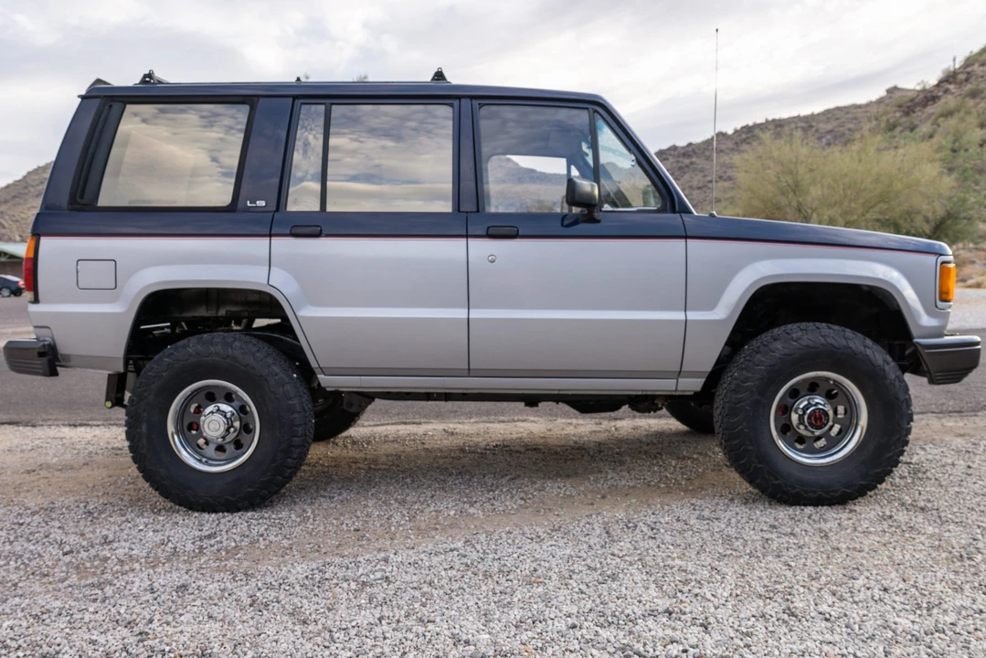 1988 Isuzu Trooper - Image 7 of 31