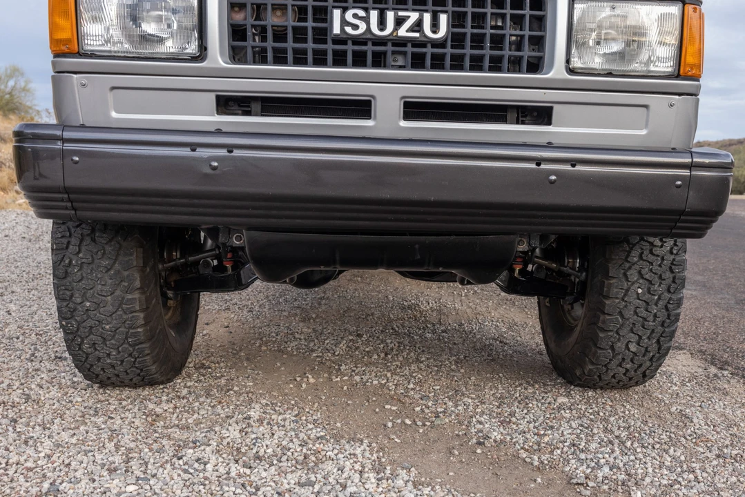 1988 Isuzu Trooper - Image 10 of 31