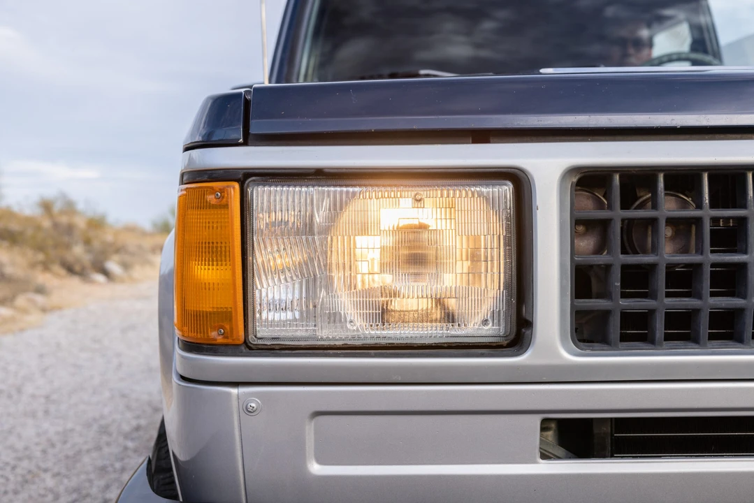 1988 Isuzu Trooper - Image 15 of 31