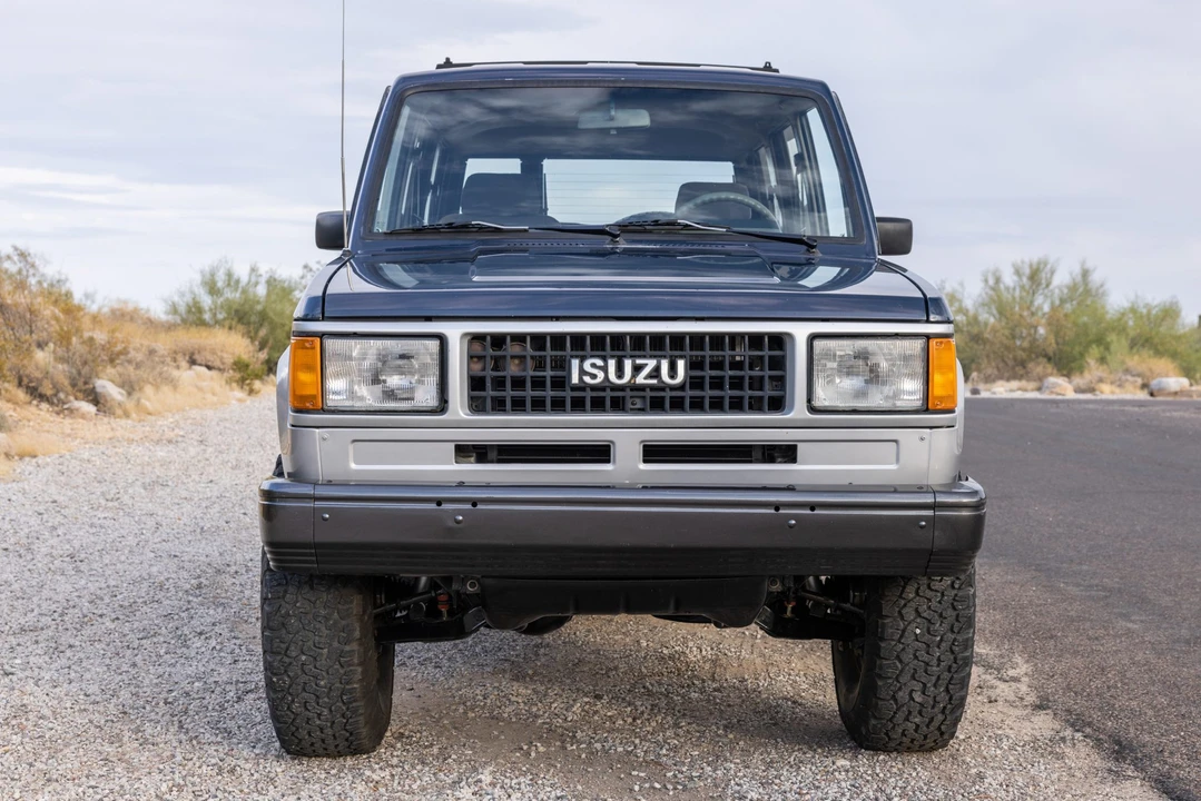 1988 Isuzu Trooper - Image 9 of 31