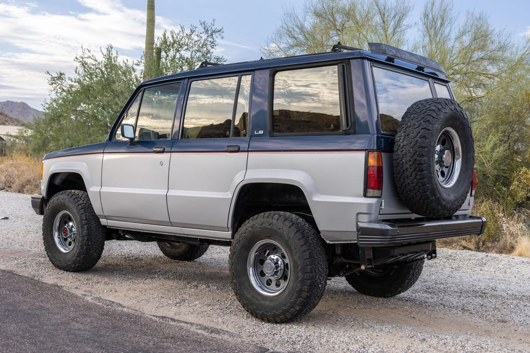 1988 Isuzu Trooper - Image 4 of 31
