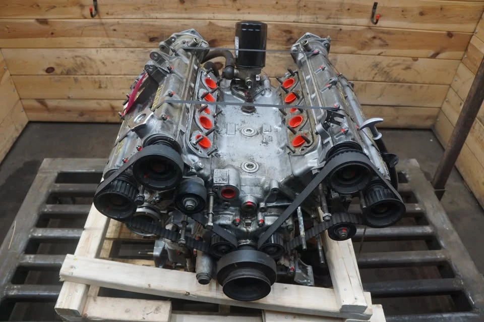 Parts & Memorabilia Engines - Image 1 of 9